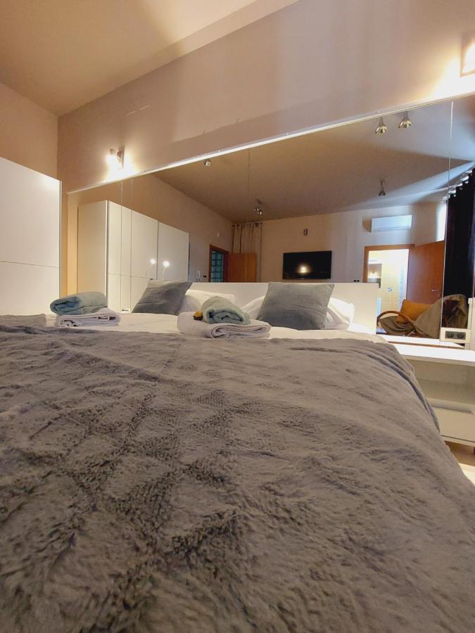 Room And Apartments Antea Rovinj Exterior foto