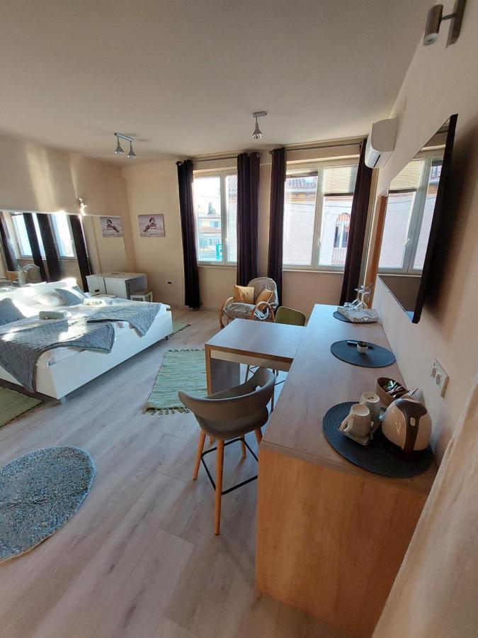 Room And Apartments Antea Rovinj Exterior foto