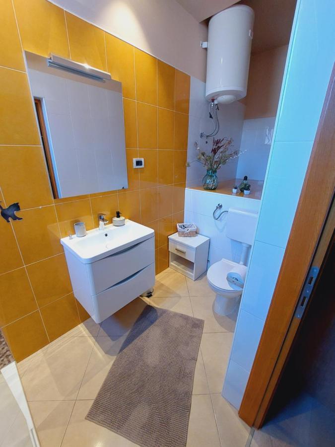 Room And Apartments Antea Rovinj Exterior foto